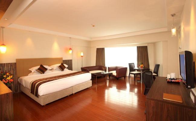 The Altruist Business Hotel Kharadi Pune Exterior foto