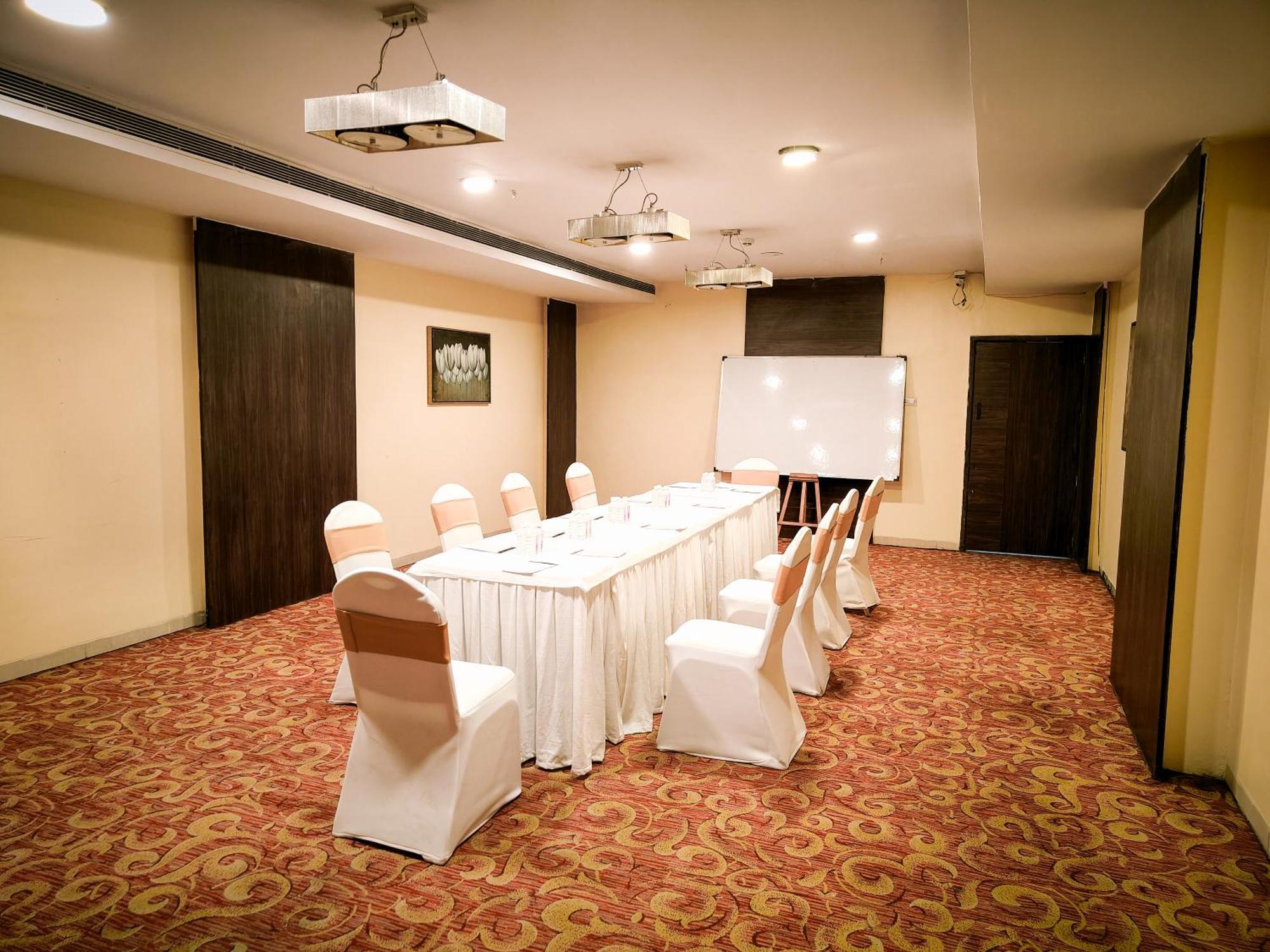 The Altruist Business Hotel Kharadi Pune Exterior foto